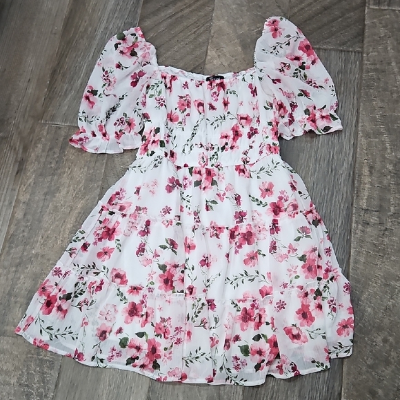 Womens Floral Dress Size Medium - Picture 1 of 3